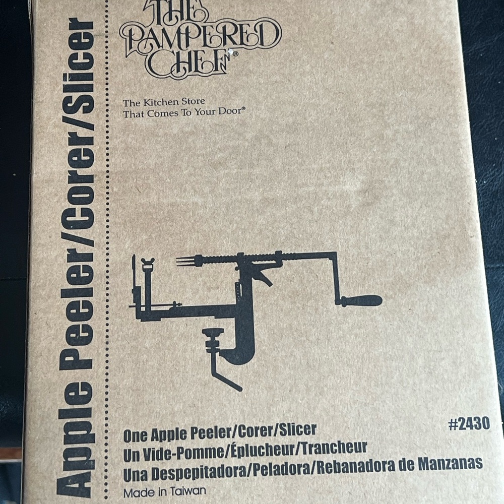 The Pampered Chef Apple Peeler Corer Slicer